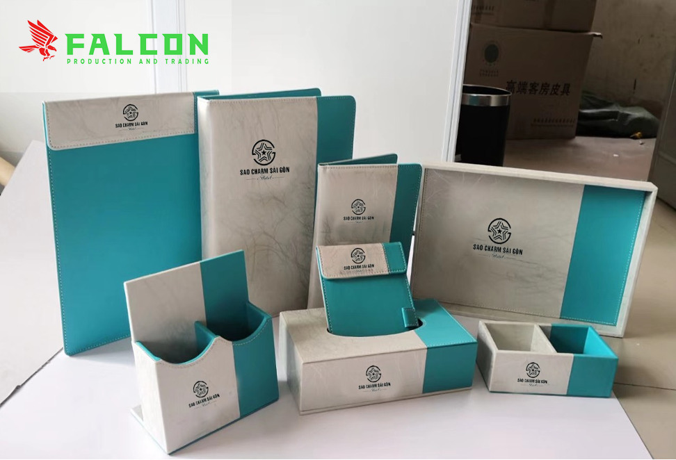 Bộ đồ da in logo khách sạn Sao Charm Sài Gòn