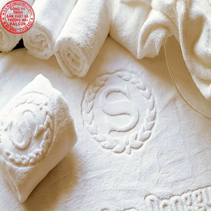 Khăn tắm in thêu logo theo yêu cầu của khách hàng